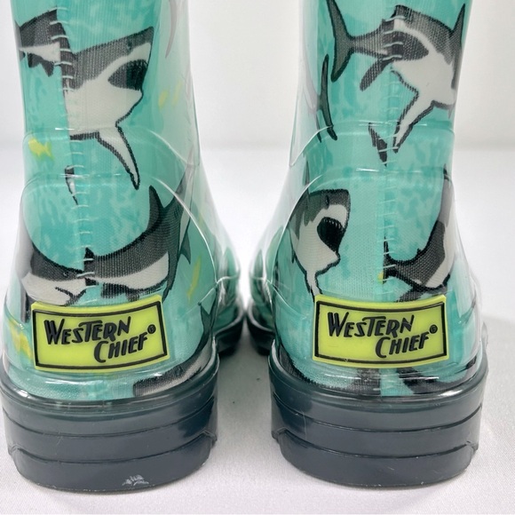 Western Chief Shark Chase Lighted Rain Boots Sz 10T - Picture 7 of 13